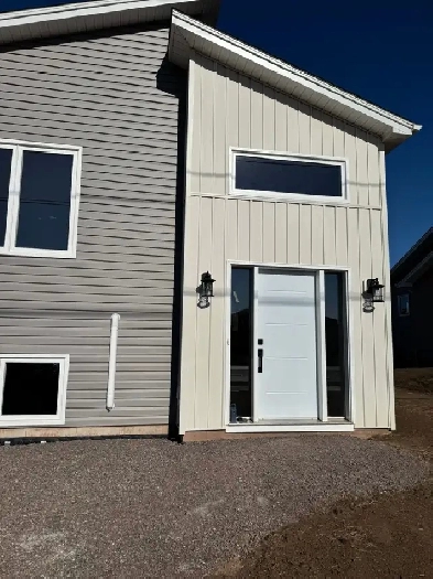 3 Bedrooms / 1 Bathroom Unit Available July 1st 2025. Image# 4