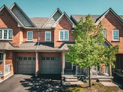 3 Bedroom Townhouse in Erin Mills Image# 1