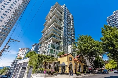 1 BR and Den Condo in The Alexandra Image# 9