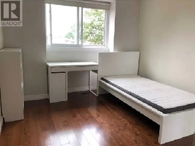 Furnished room on the 2nd floor near Finch/404 Image# 1