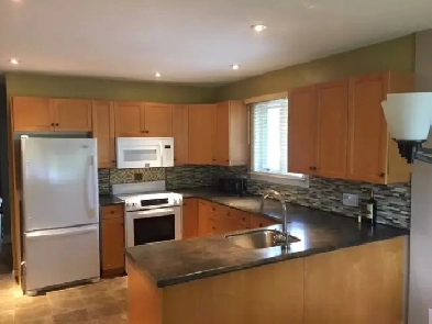 Rare Find: 3-Bed, 2-Bath Upper Duplex with Garage on Jubilee! Image# 9