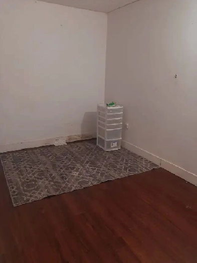 ROOM FOR RENT Image# 1