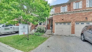 ✨CHARMING 3 1 BDRM 4 BATHROOM CONDO TOWN IN A GREAT LOCATION! Image# 1