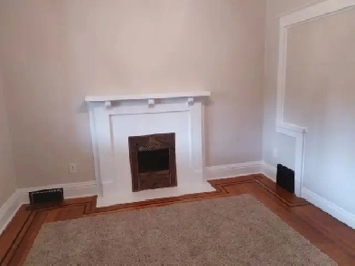 Private room near Tim Horton's field! July ! All included! Image# 1