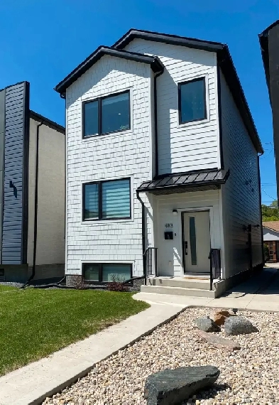 SUNNY, 3 Bedroom, 2.5 bath duplex for rent in RIVER HEIGHTS! Image# 9