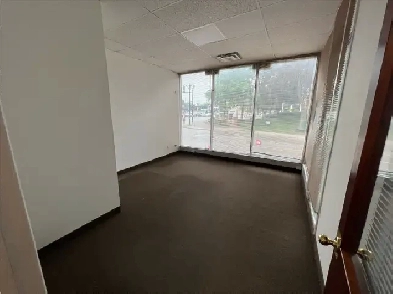 Prime location office space for rent In Richmond Hill! Image# 3