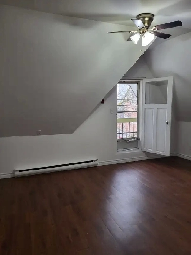 BACHELOR APARTMENT WITH WALKOUT BALCONY & PRIVATE ENTRY Image# 5