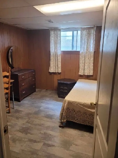 Private bright furnished room rent in Etobicoke Image# 1