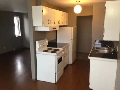 Top-Floor with Balcony! Westfort 2-bedroom apartment, $1700 Image# 8