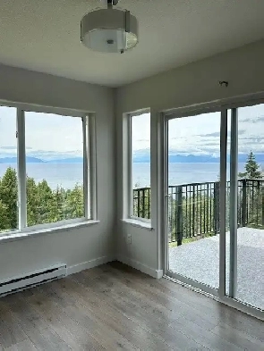North Nanaimo 2-Level, 4 Bed House with Ocean View Image# 11