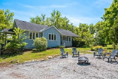 KNG Presents 6 Bdrm 2 Bath Bungalow on 7 Acres Just North of 401 Image# 3