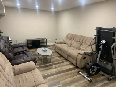 Top Location NW Calgary Town house 4 bed rooms, 3.5 bath rooms, Image# 7