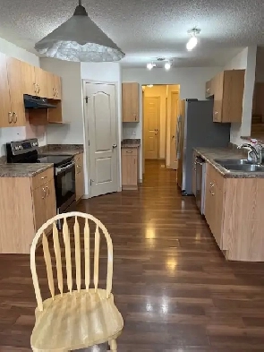 3 Bed 2.5 Bath in SW (Rutherford) with Double Attached Garage Image# 2