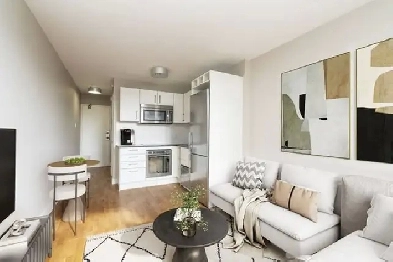Renovated Bachelor Unit, Dupont and Dufferin - ID 3842 Image# 1