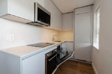 One bedroom, O'Connor Dr & St.Clair E - ID 2787 Image# 4
