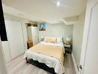1 bedroom   den unit available in Vaughan Image# 8