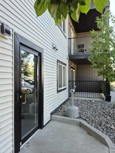 Condo 2 Bed and 2 Bath For Sale Image# 2