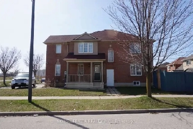 Amazing - For Rent In Scarborough - Location Location Image# 2