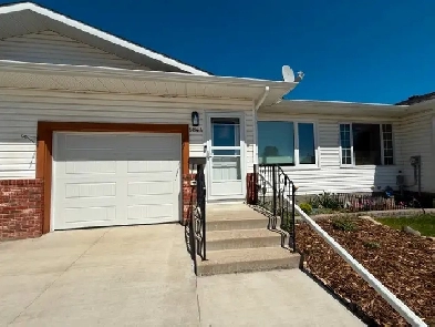 5844 45 Avenue Lacombe, AB T4J 1T8 Image# 7