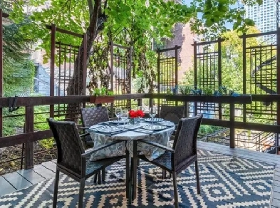DOWNTOWN - GORGEOUS, LARGE, FULLY FURNISHED Image# 6