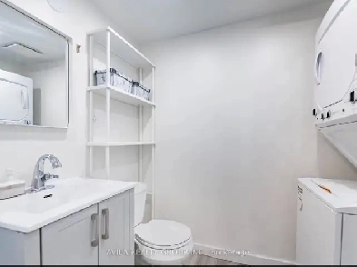 Spacious Room On Rent at Mississauga Oakville Border Image# 1