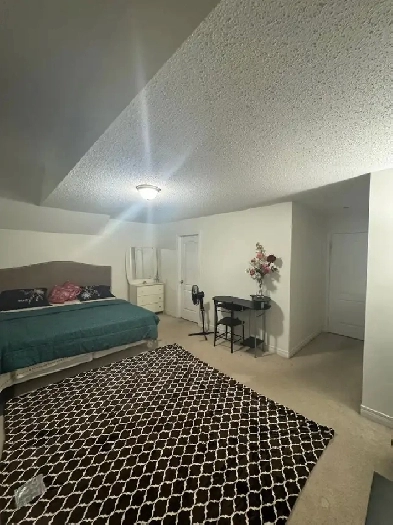 Room for Rent - Private Washroom Included! Image# 2