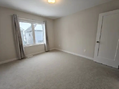 Private room in barrhaven Image# 2