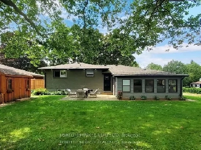 Gorgeous 4 2 Bedroom Rare Multi Unit Gem In Grimsbyy Image# 1