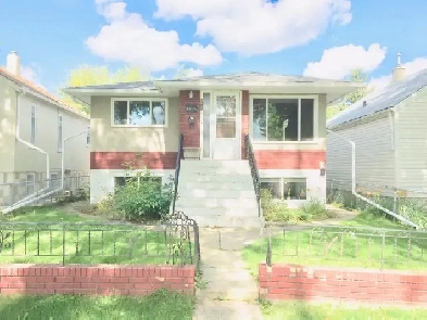 Charming Main Floor Available in Strathcona! Image# 3