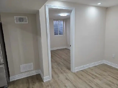 Gorgeous 2 BR Lower Unit in Hamilton at $1,695 from July 2025 Image# 9