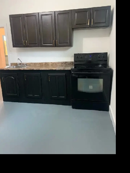 2 BEDROOM UNIT - REDWOOD AVE Image# 6