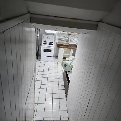 URGENT room Image# 6