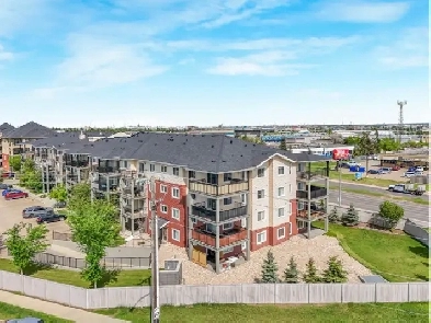 Top Floor Corner Unit | 2 Bed, 2 Bath | Underground Parking Image# 3