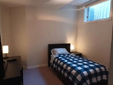 Beautiful room at BAYVIEW and SHEPPARD Image# 2