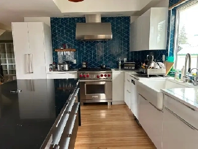 Female Student Roommate Wanted Image# 2