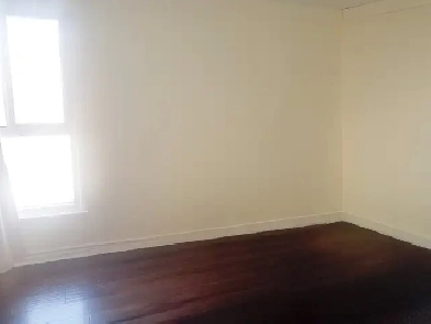 Furnished room for a girl near Bramalea City center Image# 1