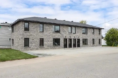 2 bedroom (lower units) Image# 6