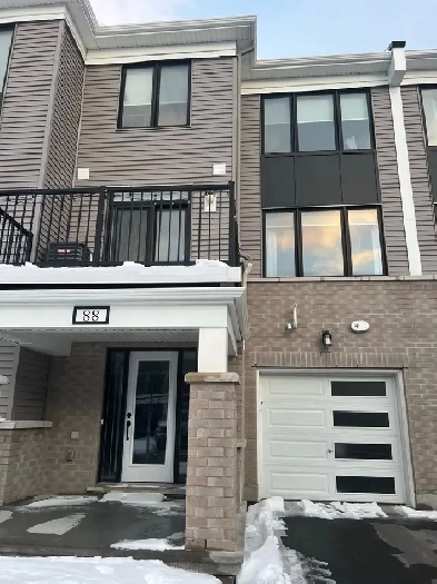 Modern Kanata – Stylish 2-Bedroom Stacked Townhome w Image# 7