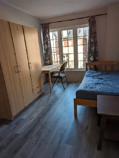 Sept, Student Rooms Private Bath Parking York University Village Image# 1