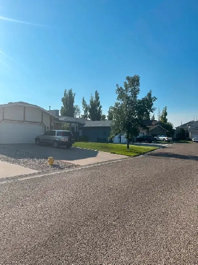 Looking to sell house on a bay in Westhill area of Regina Image# 4