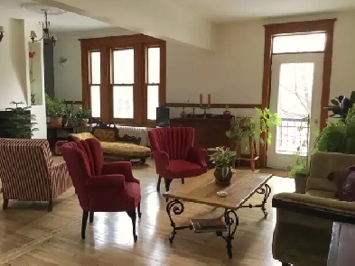 Mile End Room - All-inclusive, furnished, with private toilet. Image# 1