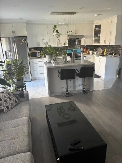 Main floor available for rent Image# 1