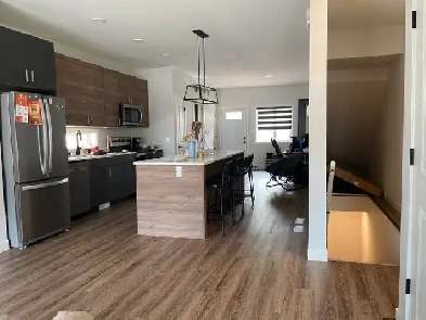 2 private bedrooms for rent in Clarence Avenue in a modern house Image# 5