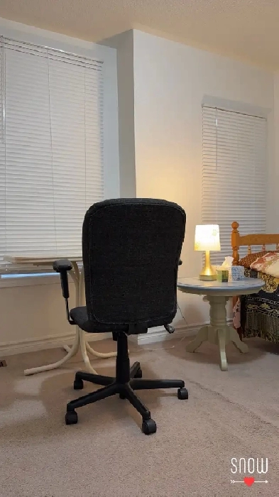 Nice Bedroom for Rent-Female Image# 1