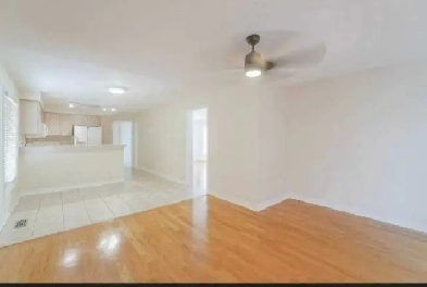 immediately availability of a room at very convient location Image# 3