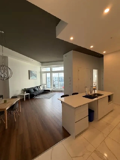 Penthouse 3 1/2   bureau Image# 1
