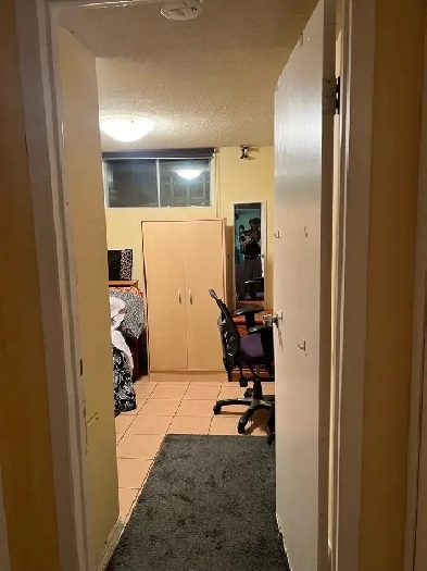 Private Room at Queen St.E Image# 6