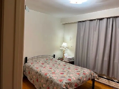 $930 Nice room for rent in Downtown of Toronto .M6J 3C8. Image# 1