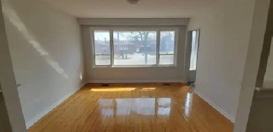3 Bedroom Bungalow for Rent in Scarborough Image# 2