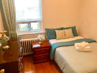 Nice Room close to Subway Image# 6